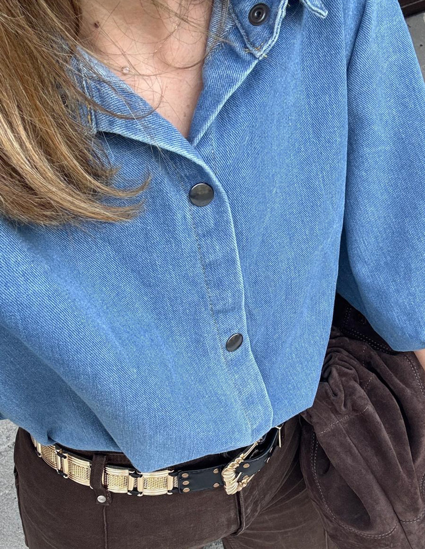 Light denim shirt with balloon sleeve