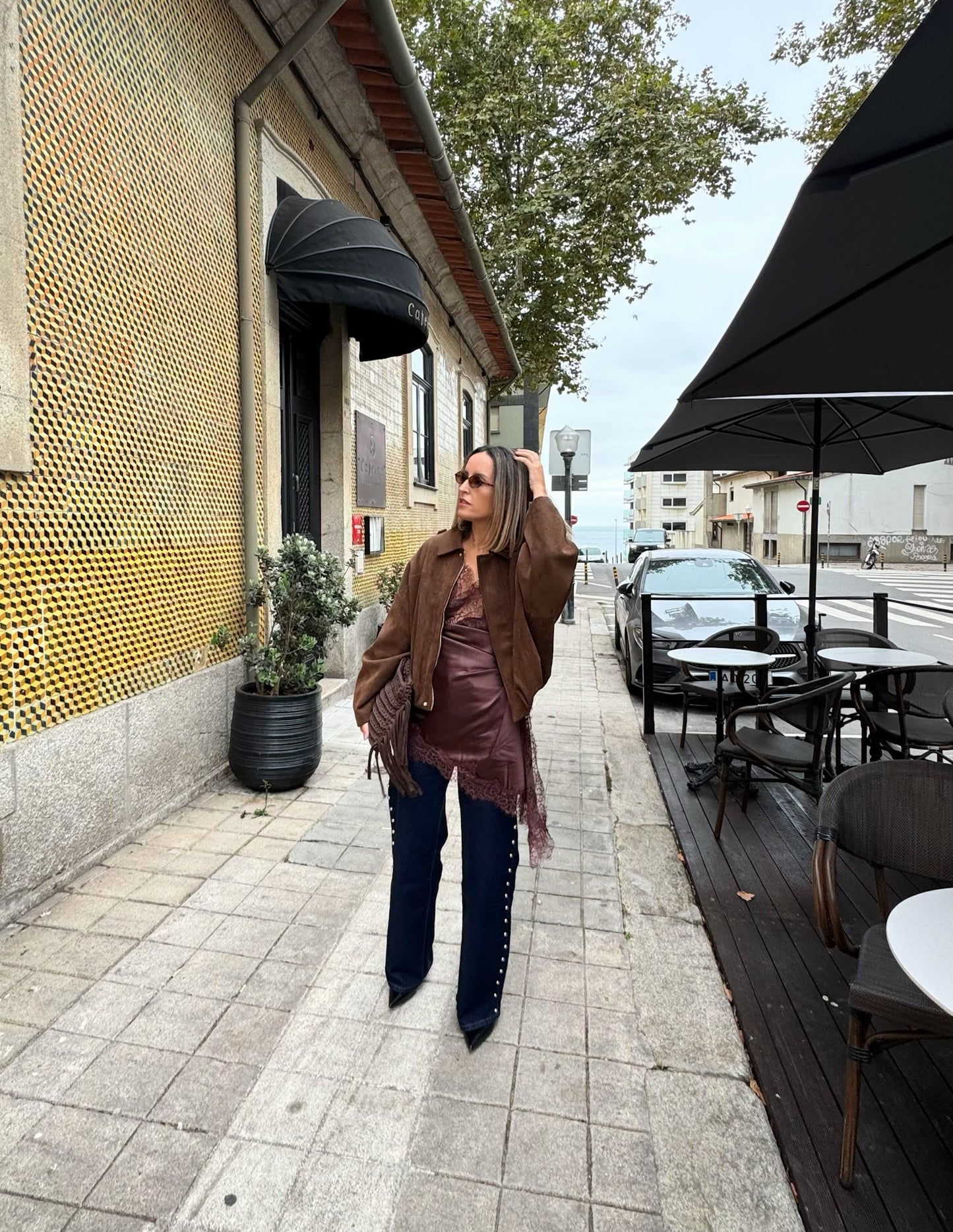 Suede Bomber em castanho chocolate