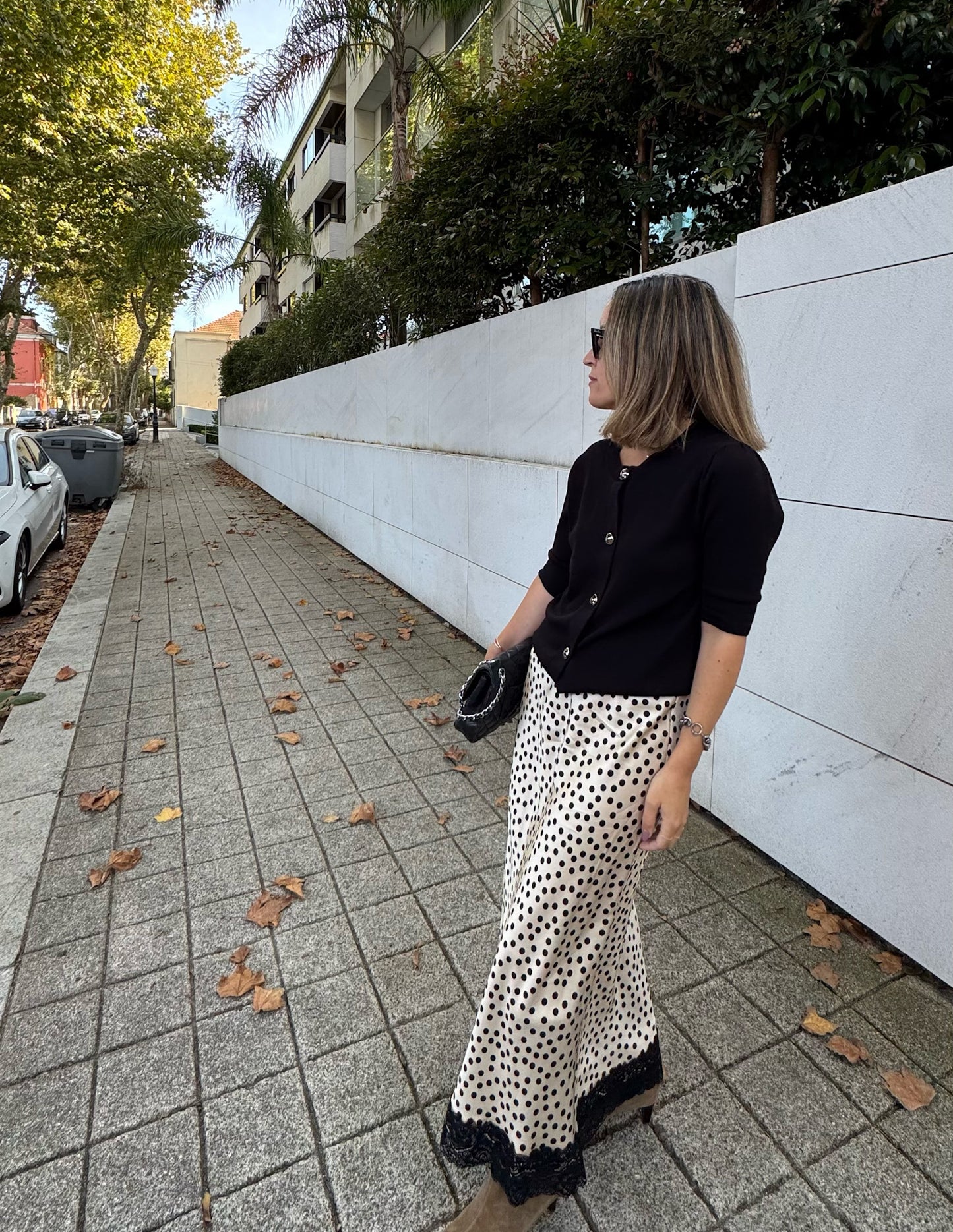 Saia polka dot bege com renda