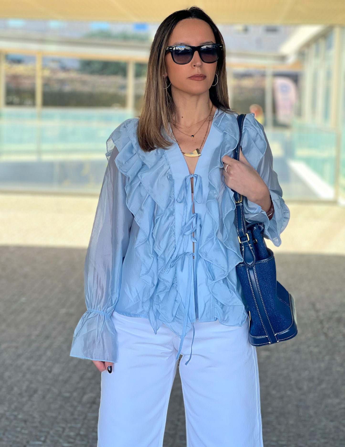 Maria blouse in light blue