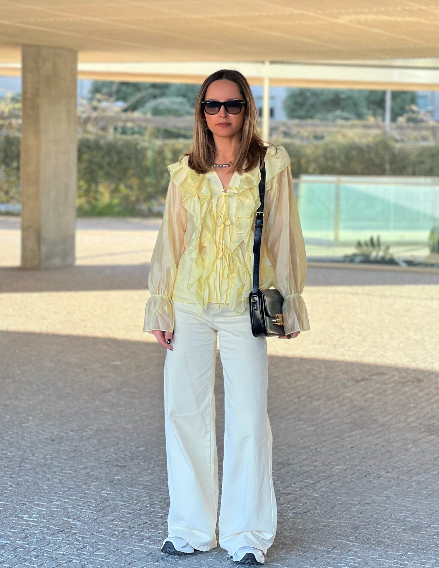 Maria blouse in light yellow