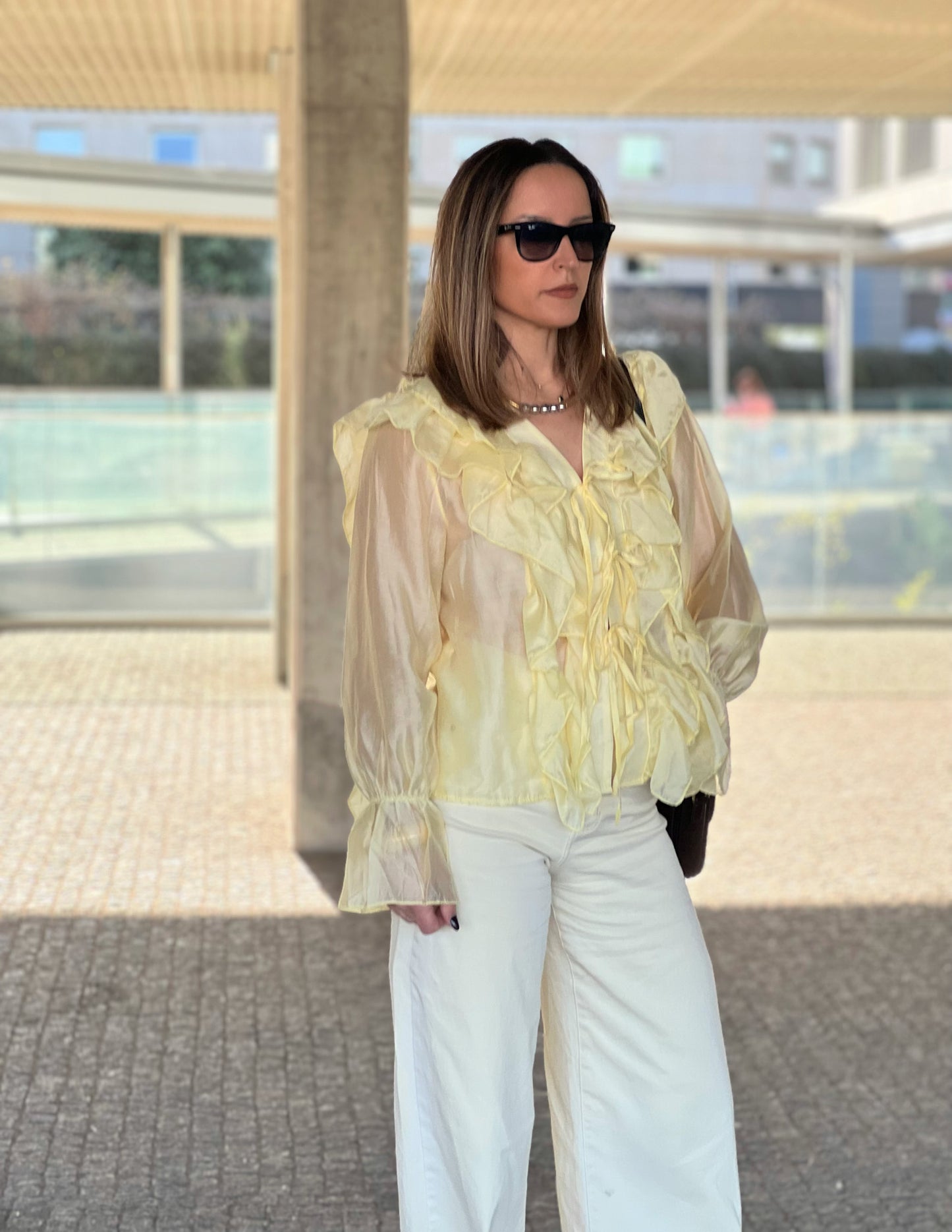Maria blouse in light yellow