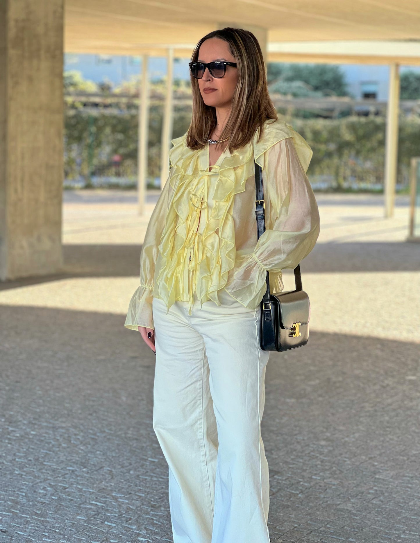 Maria blouse in light yellow