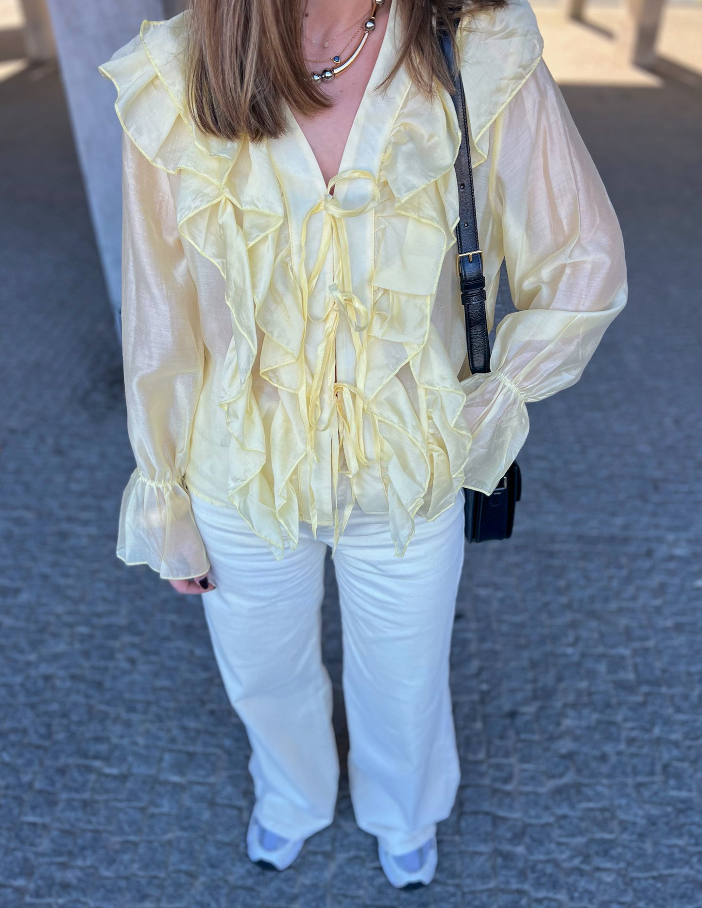Maria blouse in light yellow
