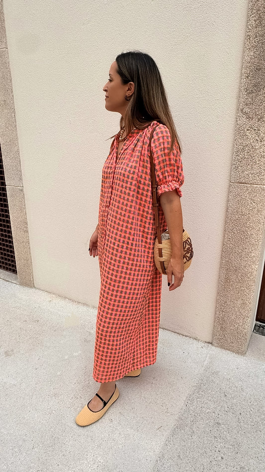 Vestido camiseiro em laranja