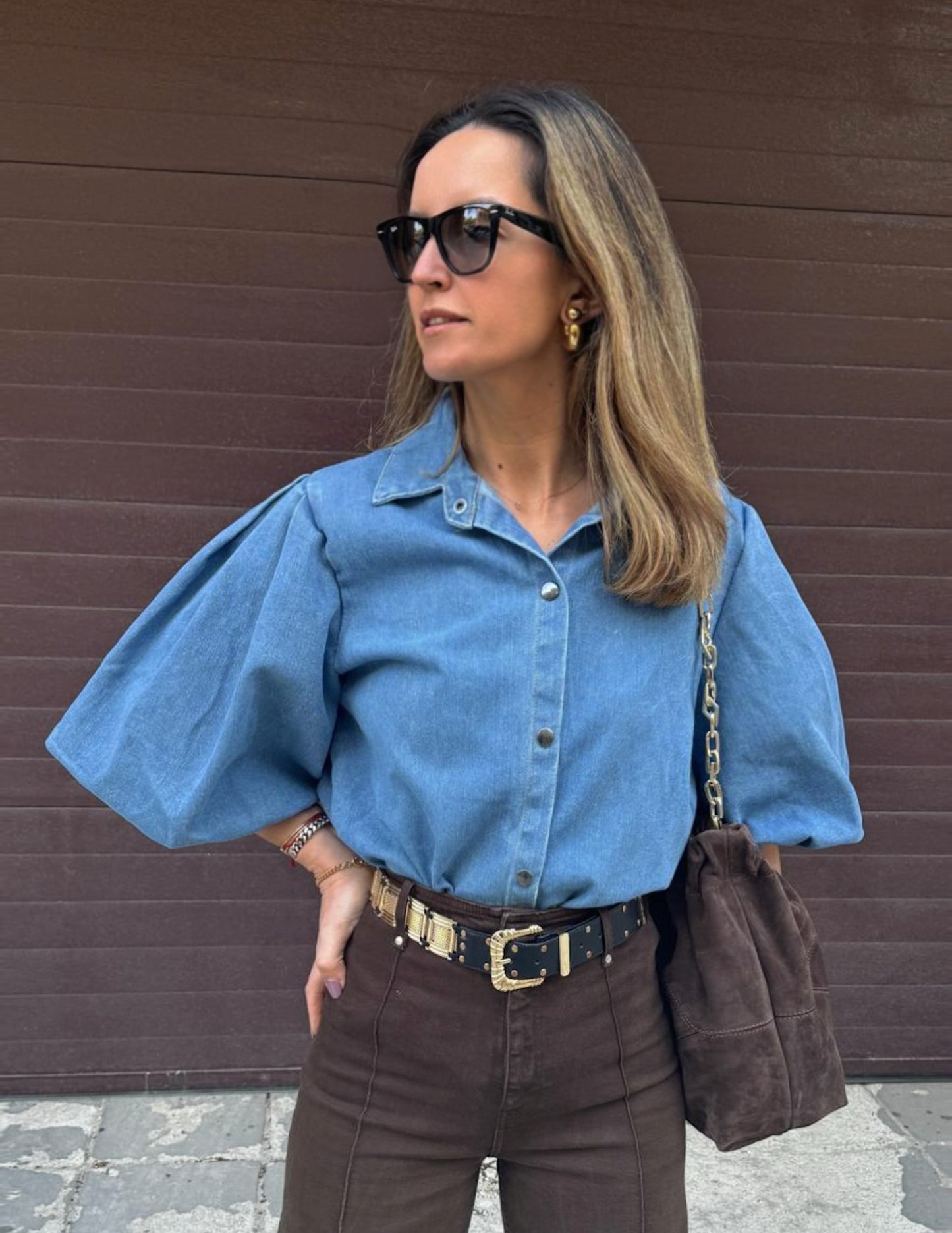 Light denim shirt with balloon sleeve