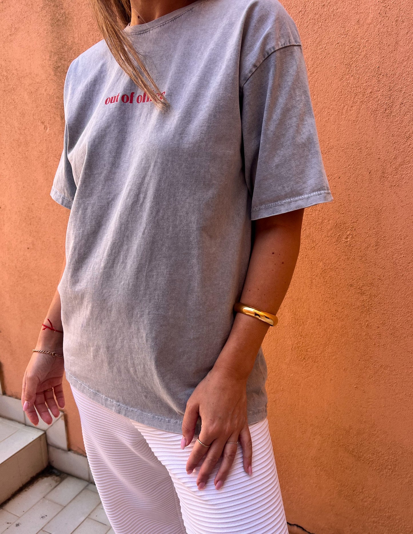 T-shirt OUT OF OFFICE JOY