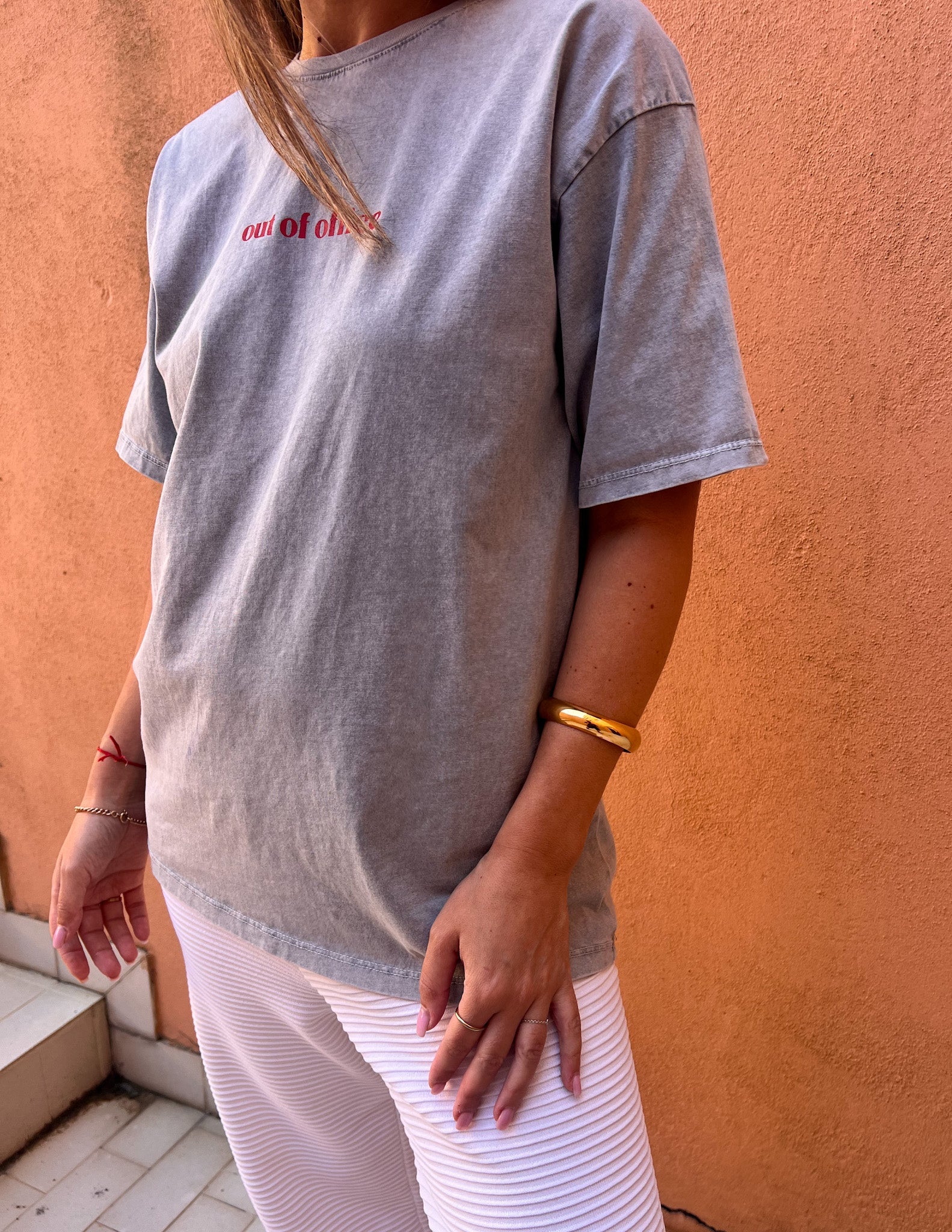 T-shirt OUT OF OFFICE JOY