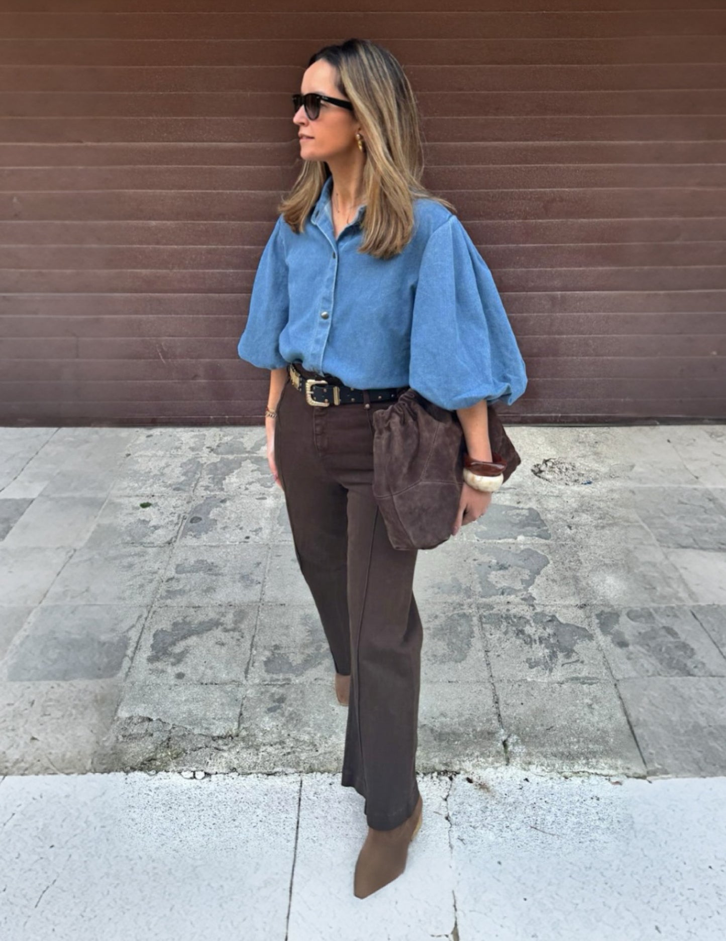 Light denim shirt with balloon sleeve