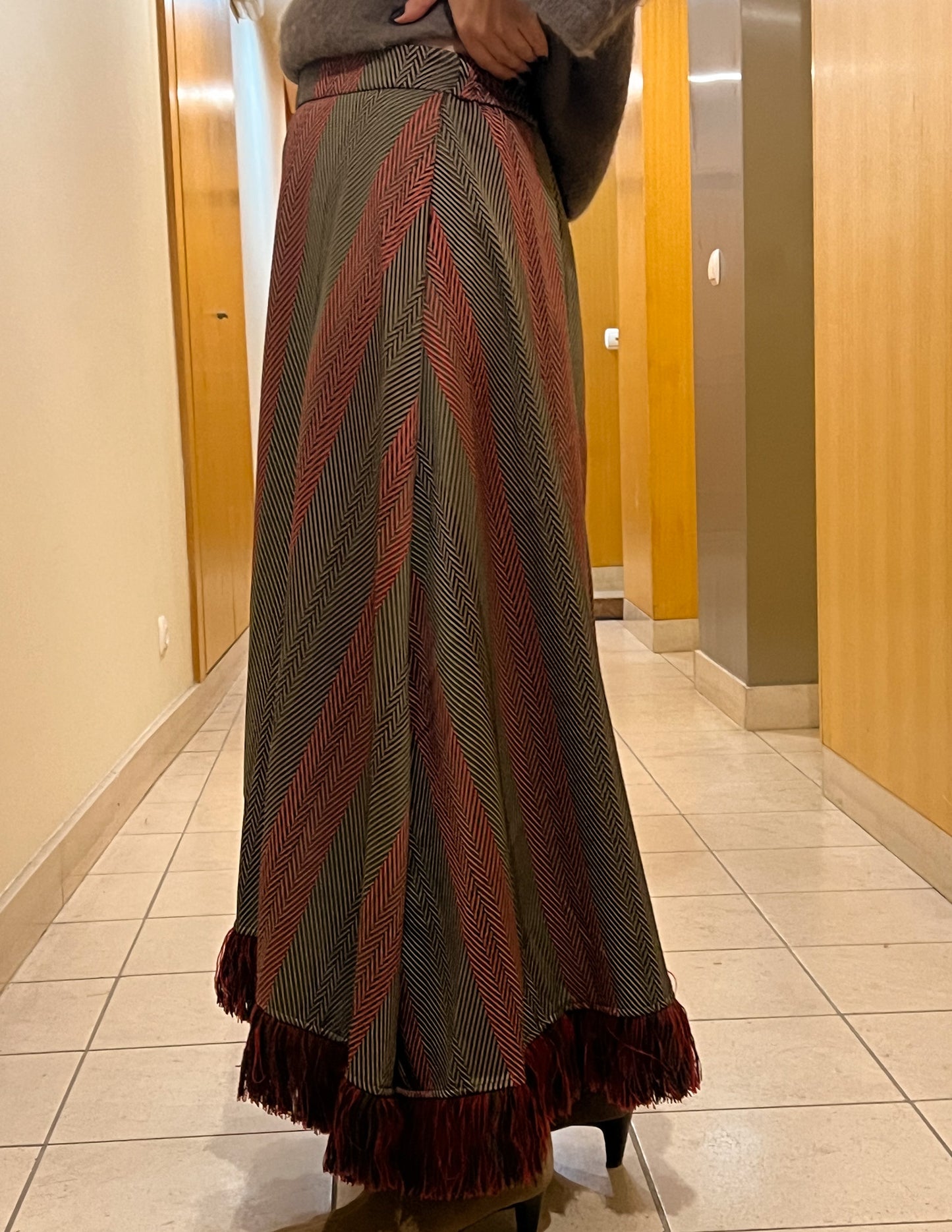 Midi skirt with fringes - PRÉ-VENDA (Envios a 09/12)