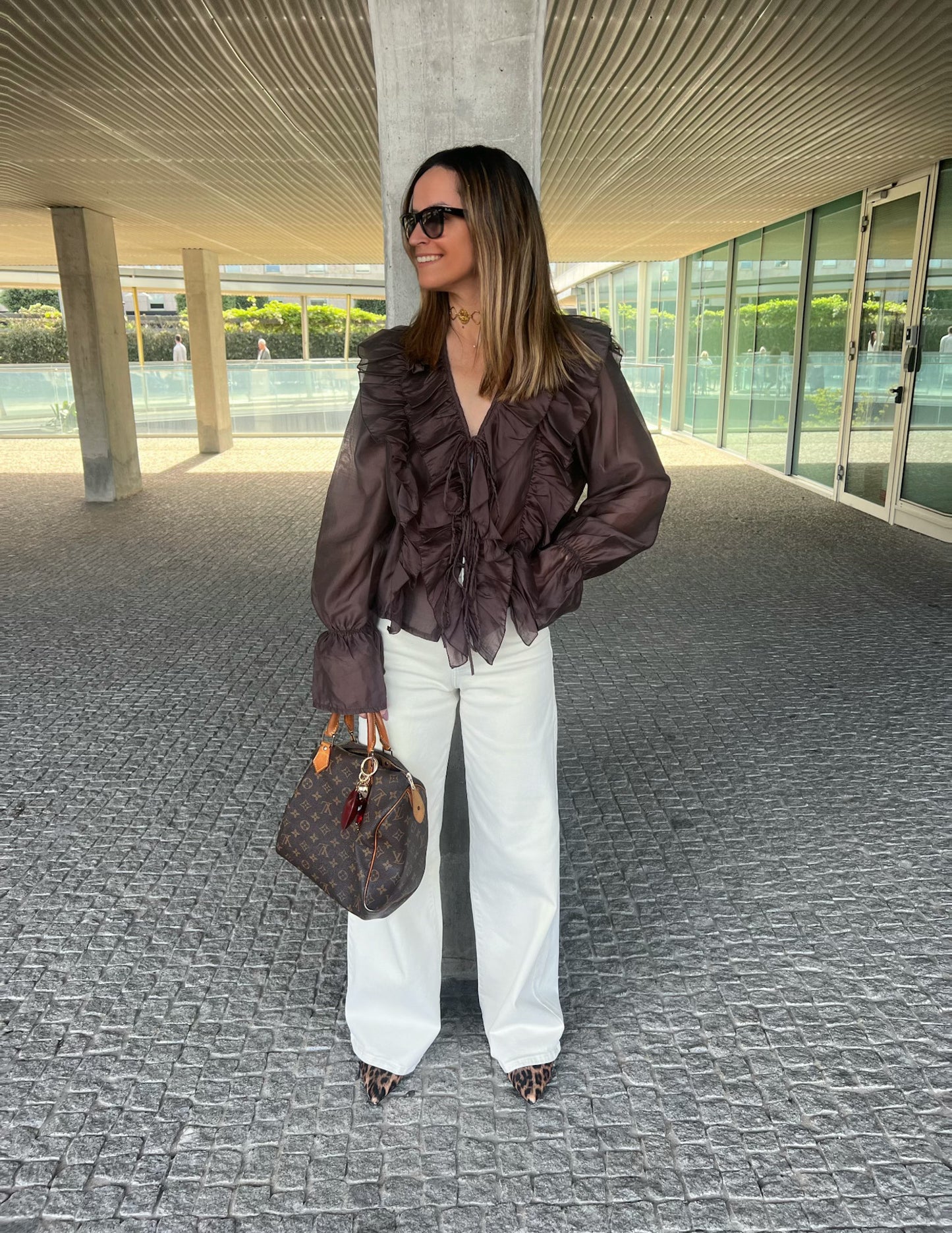 Maria blouse in chocolate brown