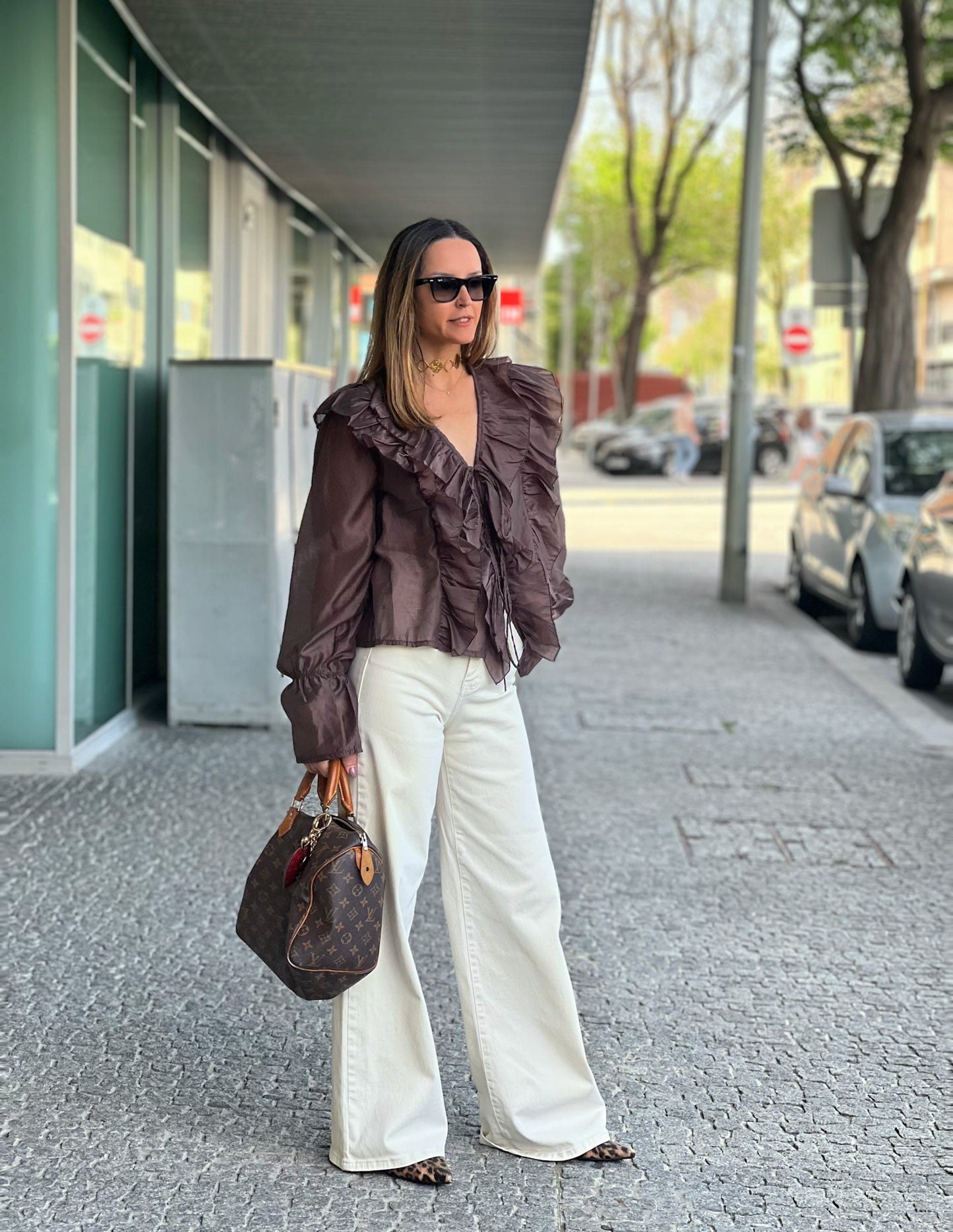 Maria blouse in chocolate brown