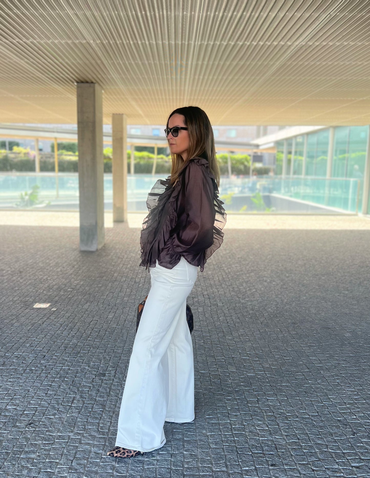 Maria blouse in chocolate brown