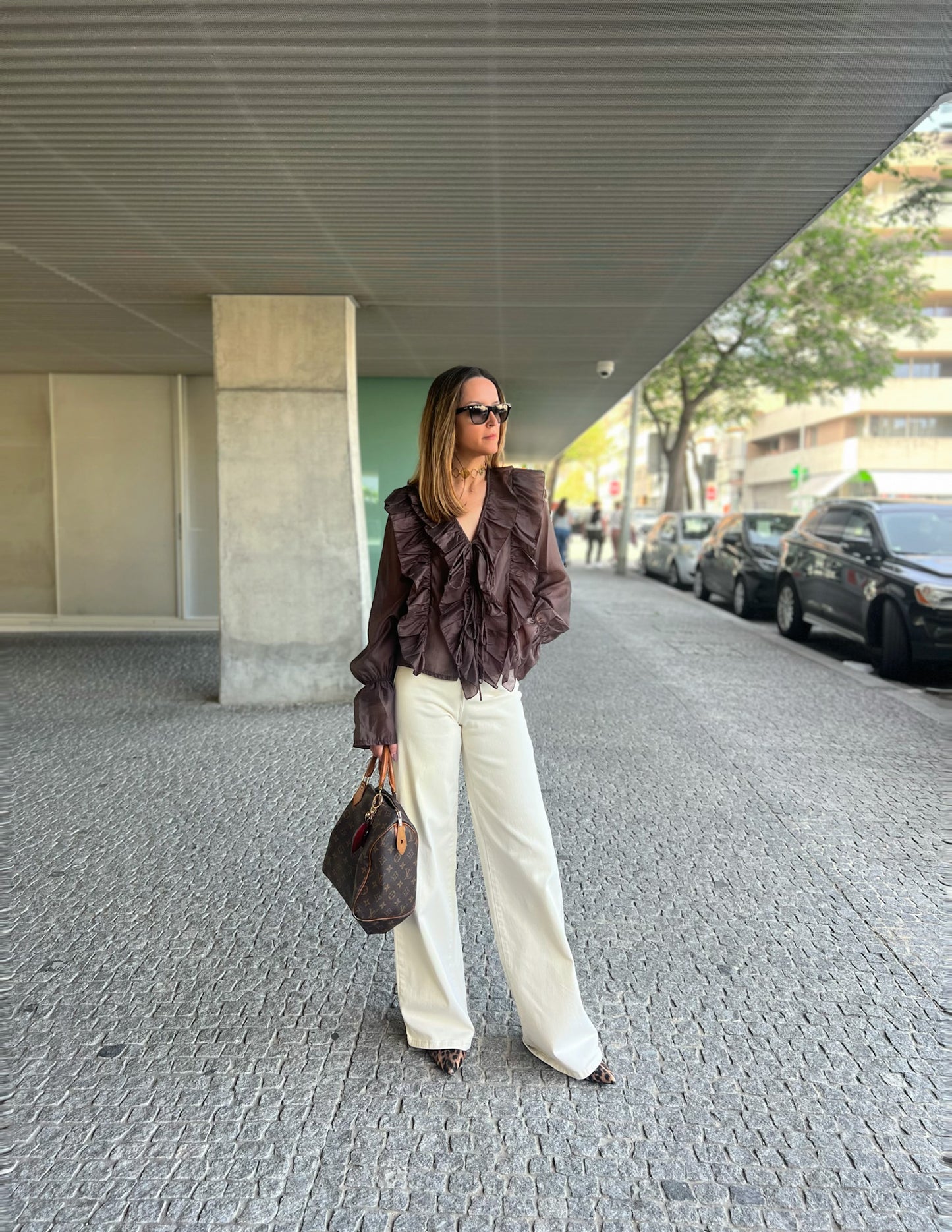 Maria blouse in chocolate brown