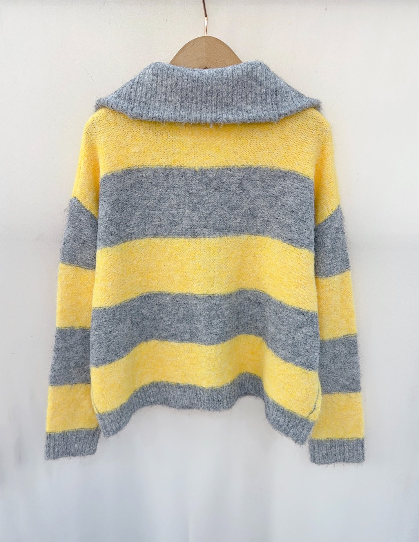 Yellow and grey knitted jacket - PRÉ-VENDA (envios a 12/12)