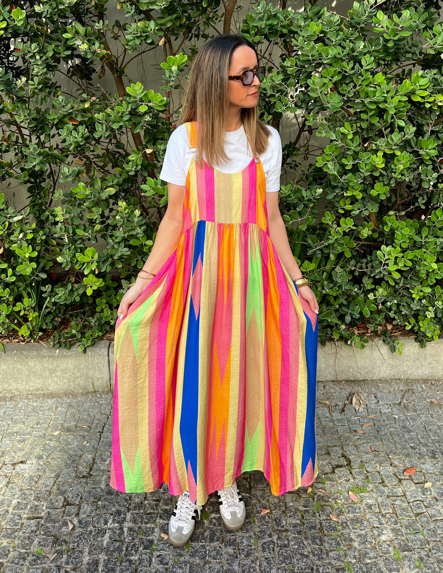 Vestido jardineira cores