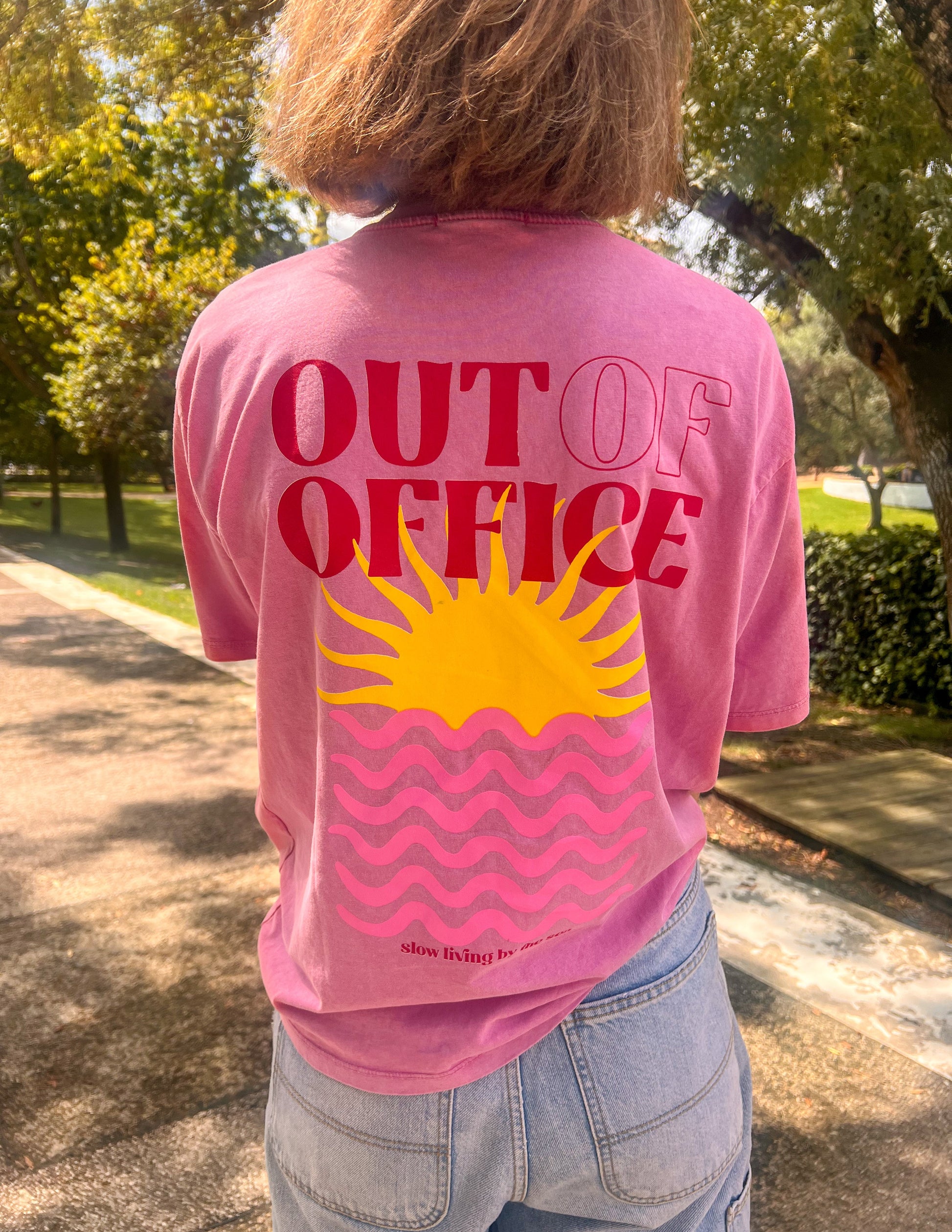 T-shirt OUT OF OFFICE JOY