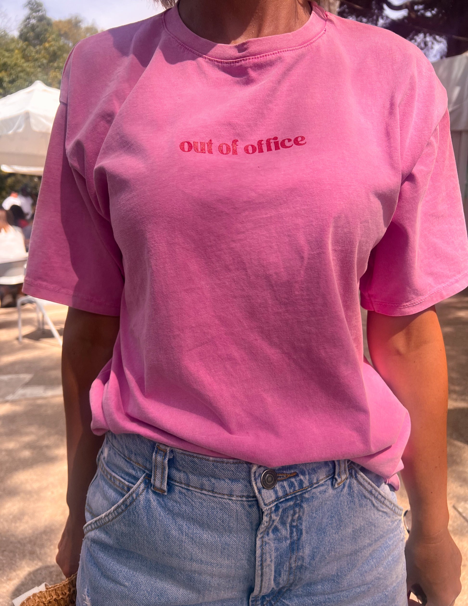 T-shirt OUT OF OFFICE JOY
