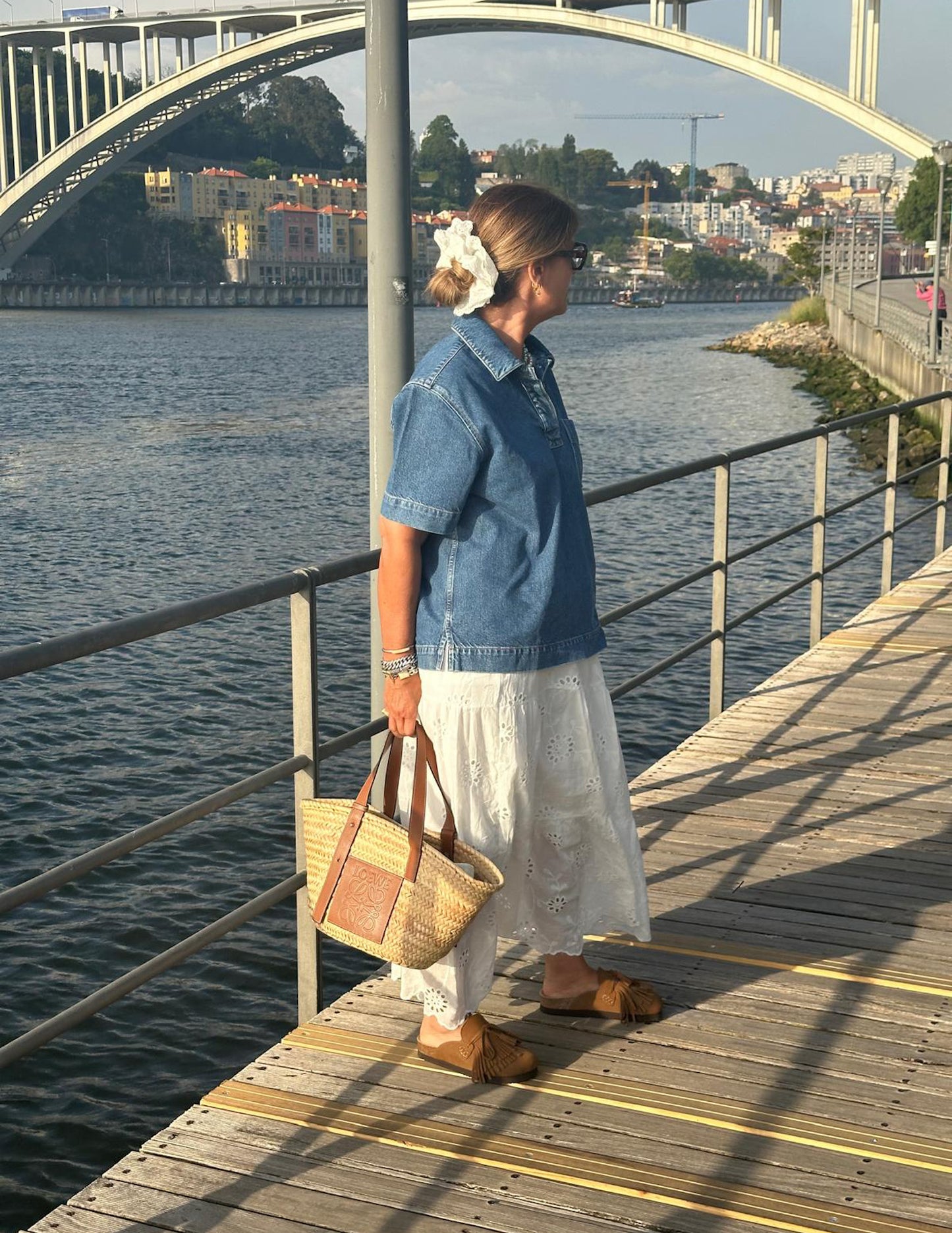 Saia em bordado inglês