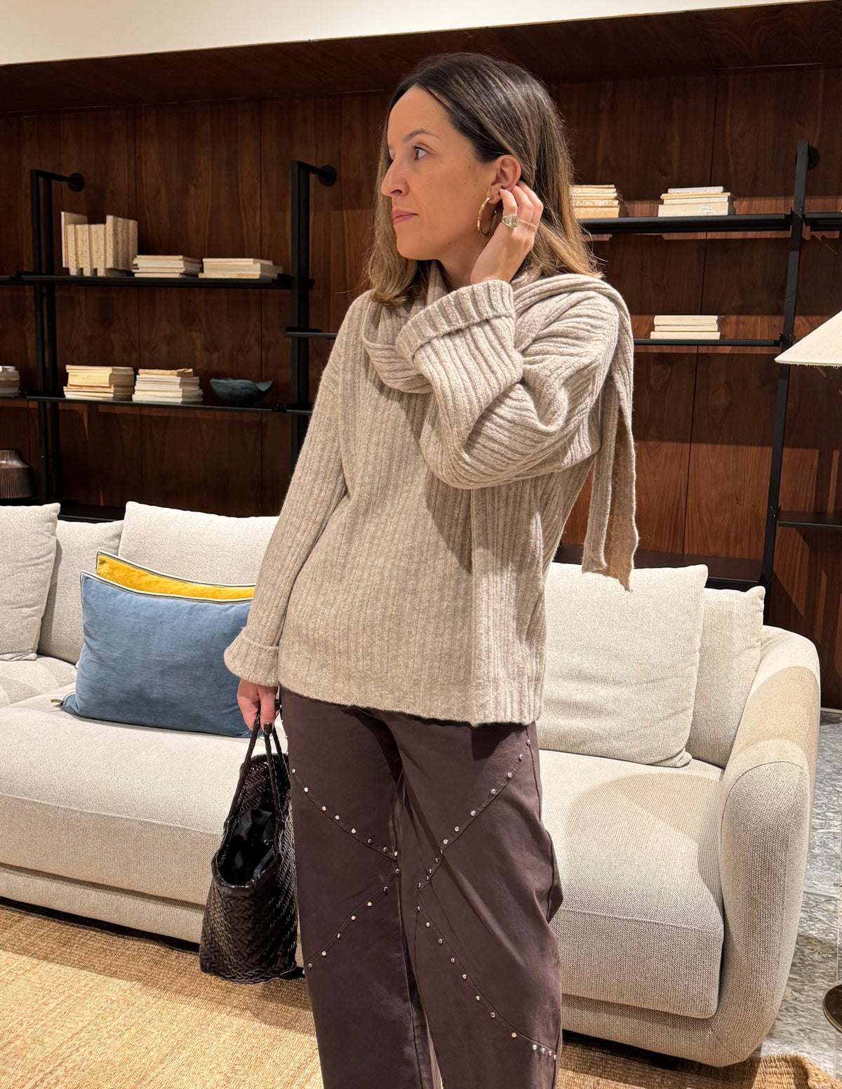 Knitted sweater with scarf in beige