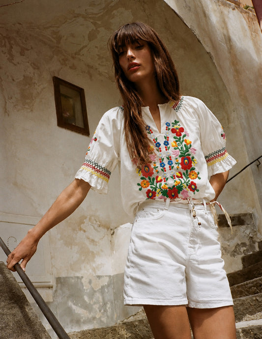 Blusa bordada com flores