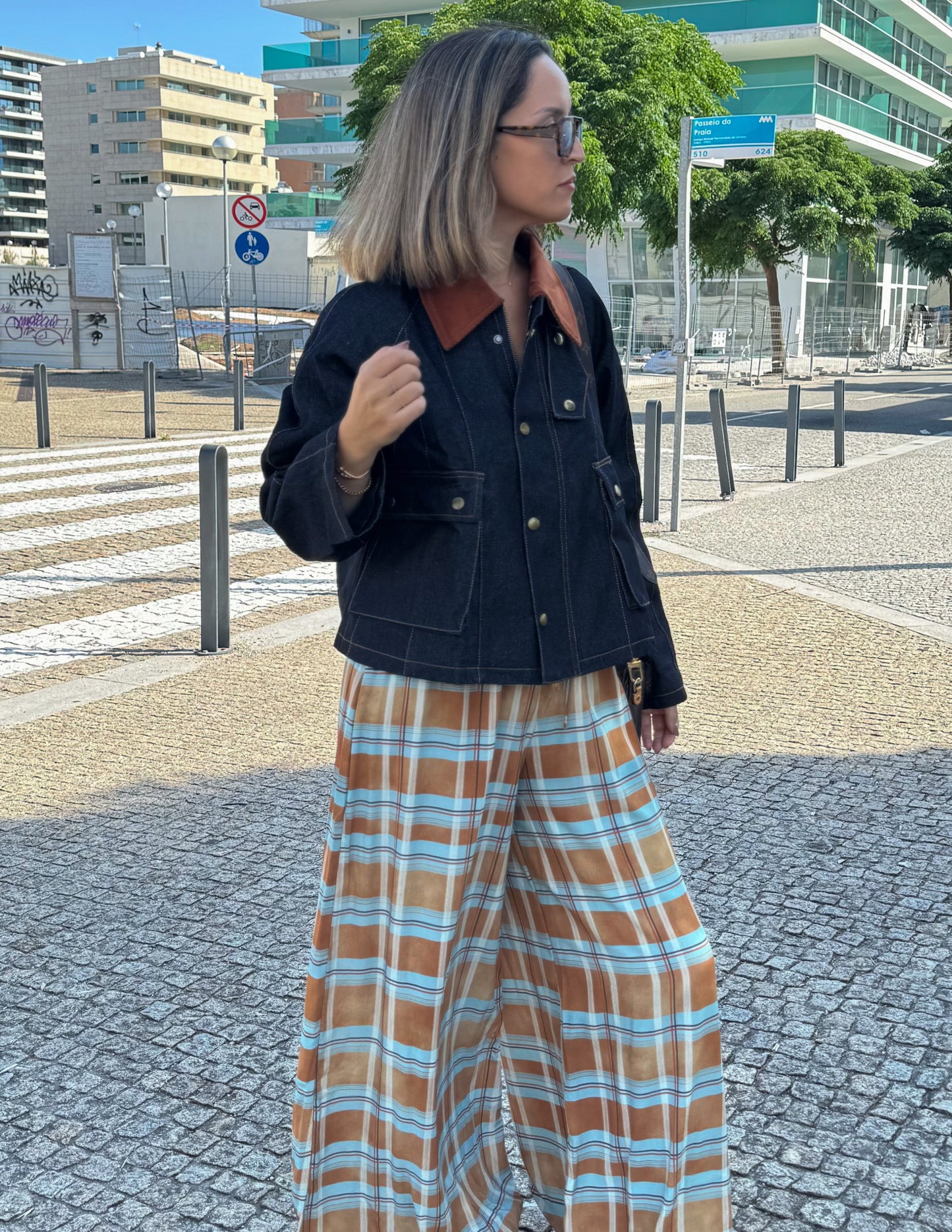 Casaco de ganga com gola