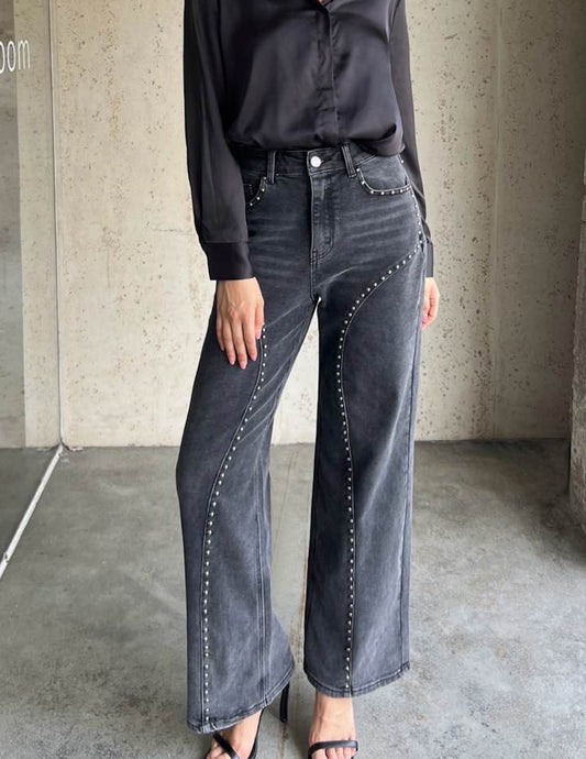 Wide leg studded trousers in grey- Envios 26/09