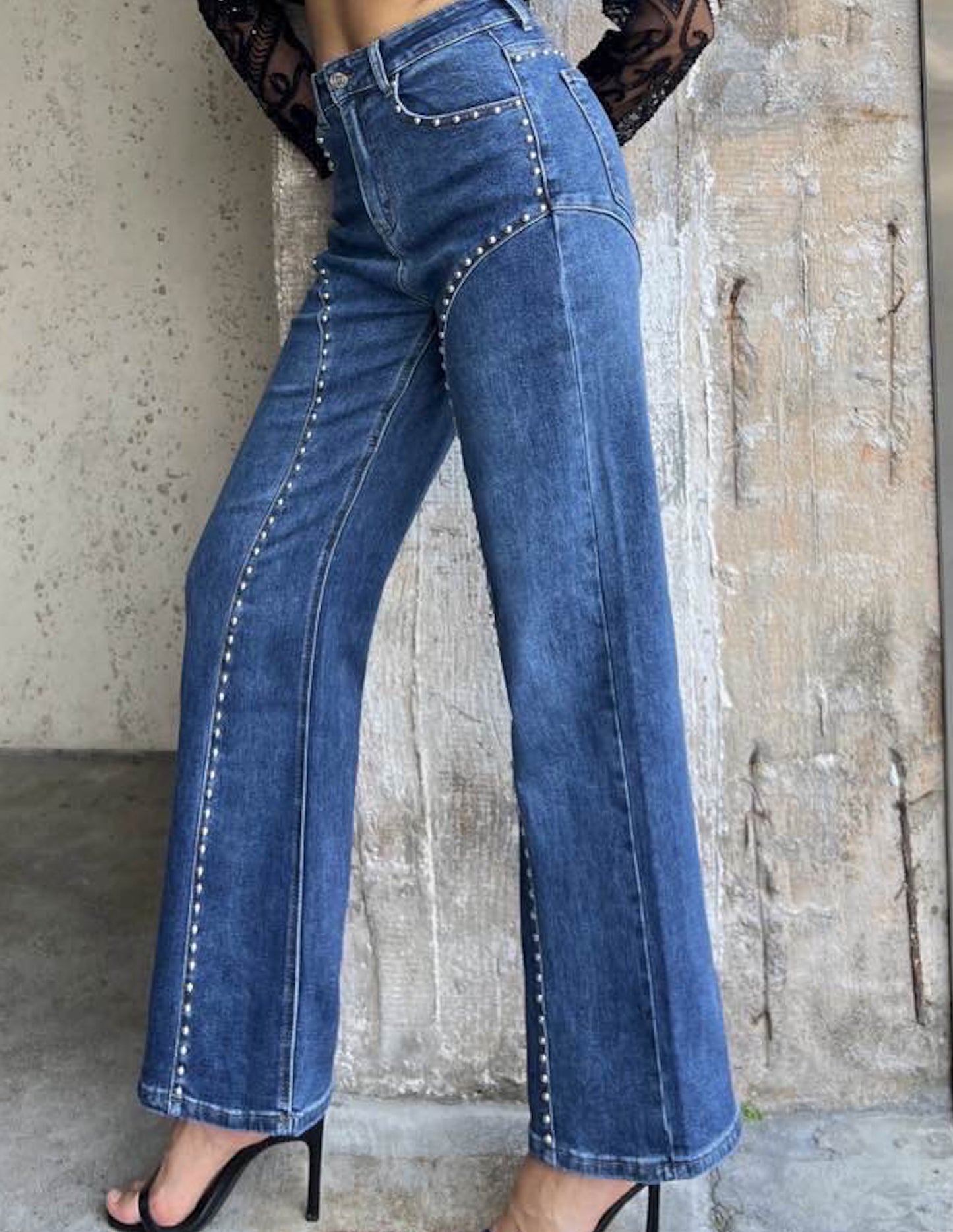 Wide leg studded trousers in denim- Envios 26/09