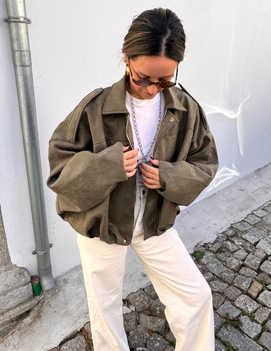 Suede bomber em verde seco