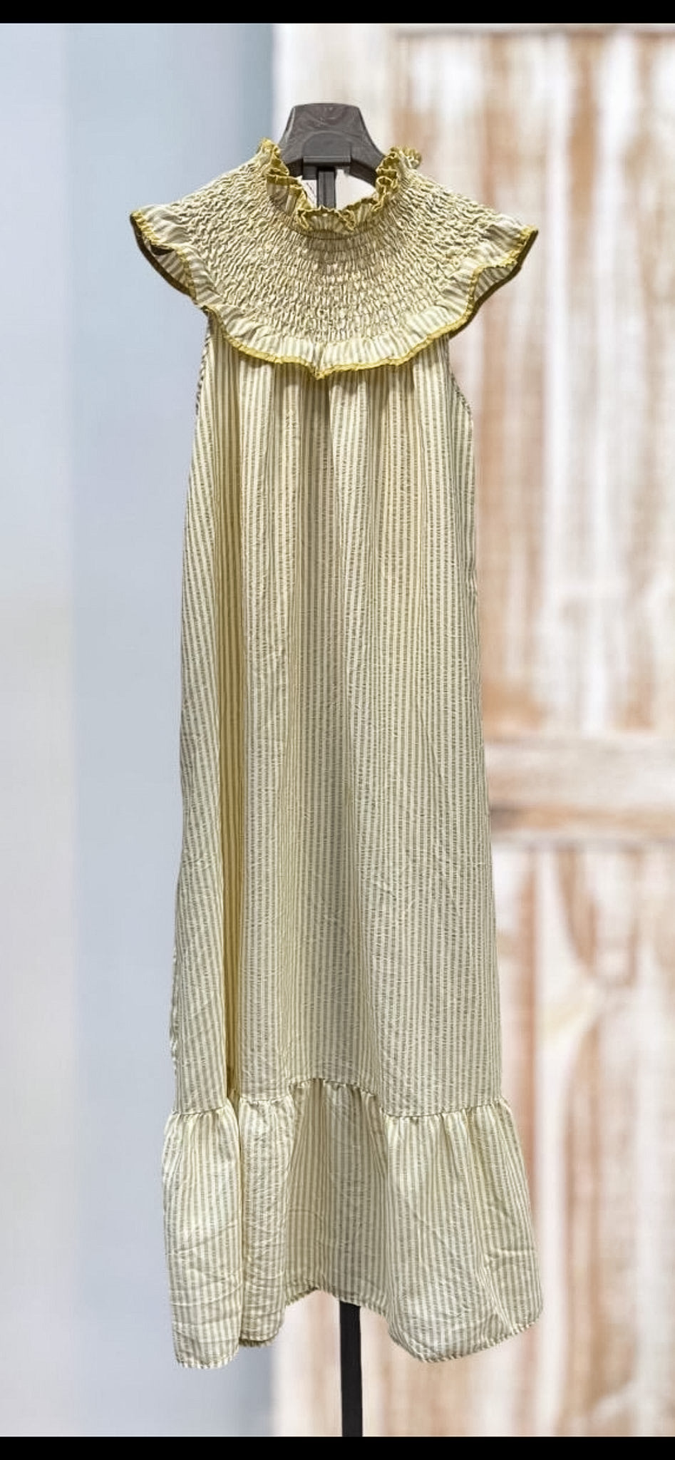 Vestido gola favos