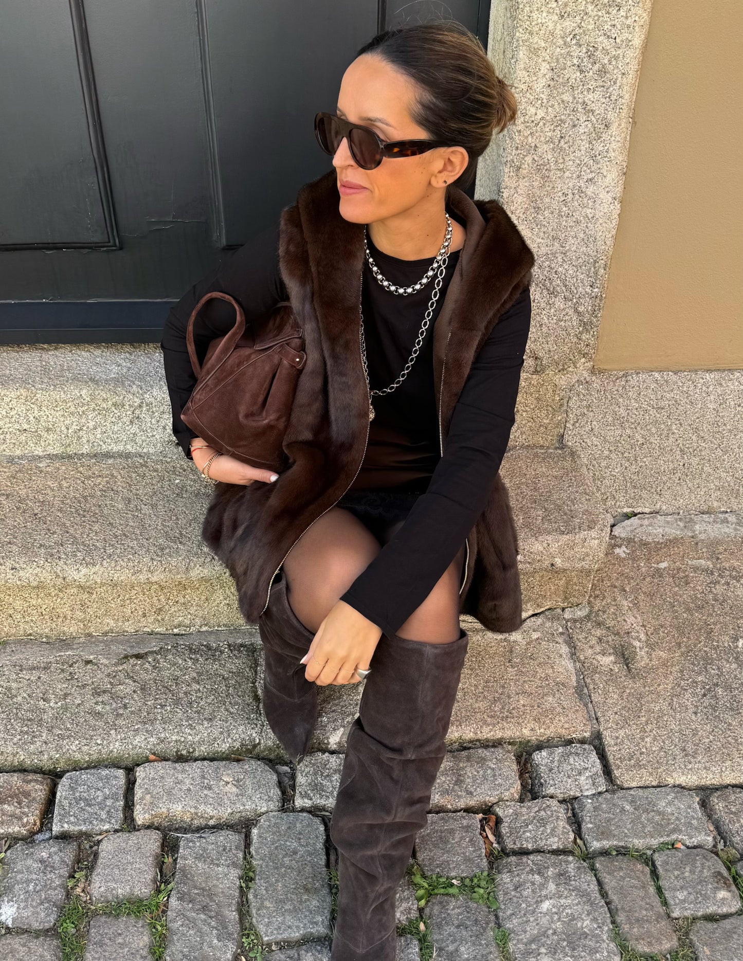 Faux fur vest in brown