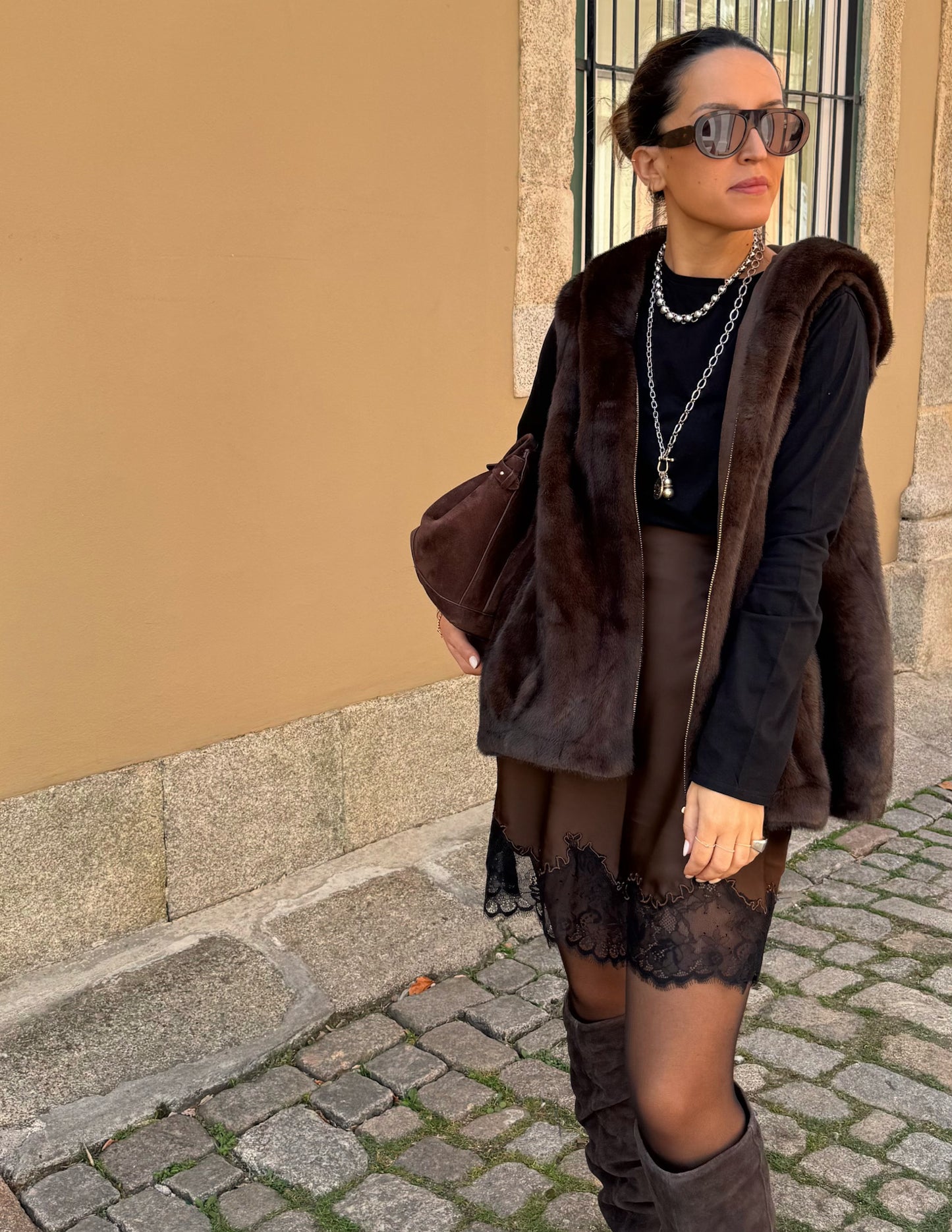 Faux fur vest in brown