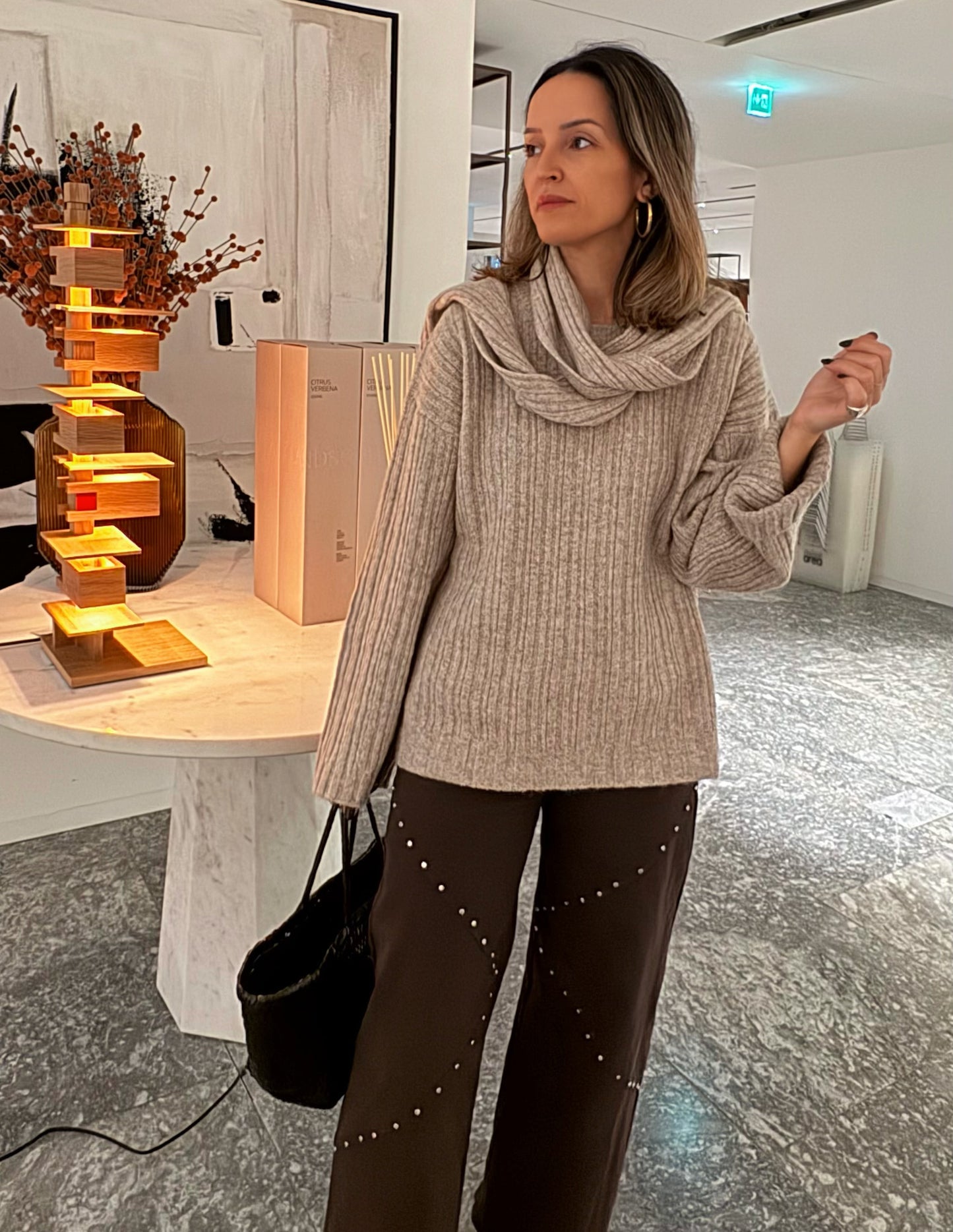 Knitted sweater with scarf in beige