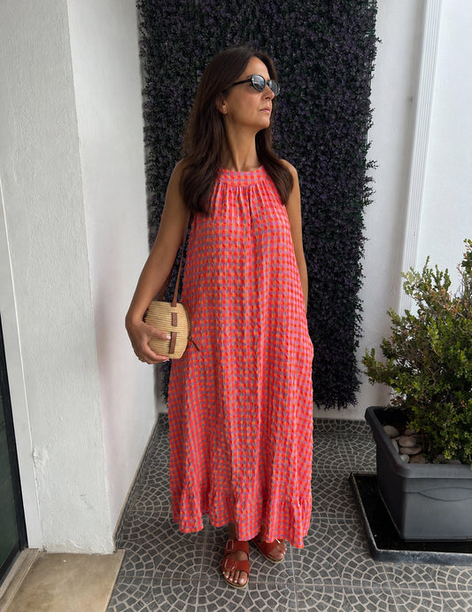 Vestido gola halter em vichy
