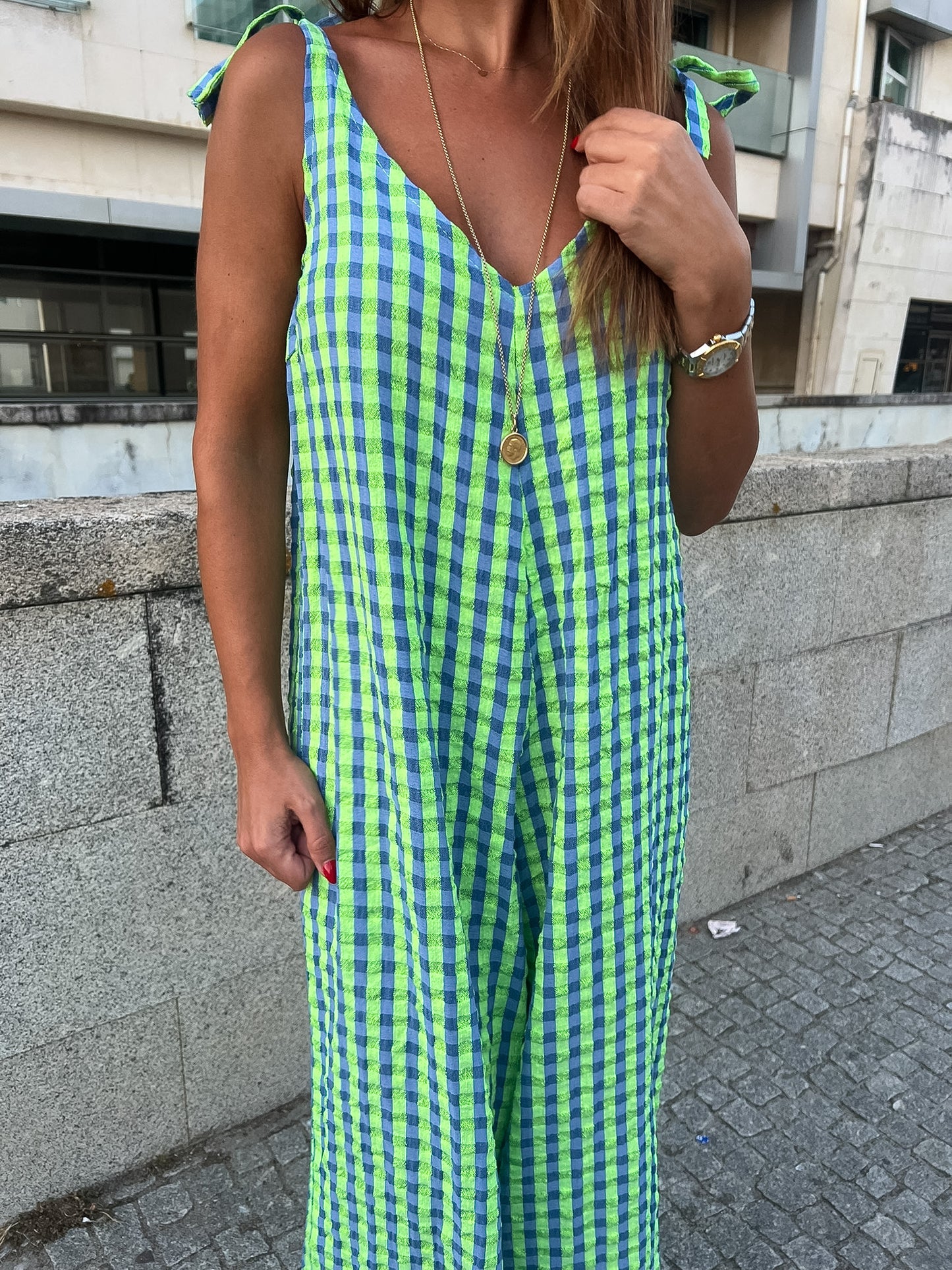 Macacão vichy neon