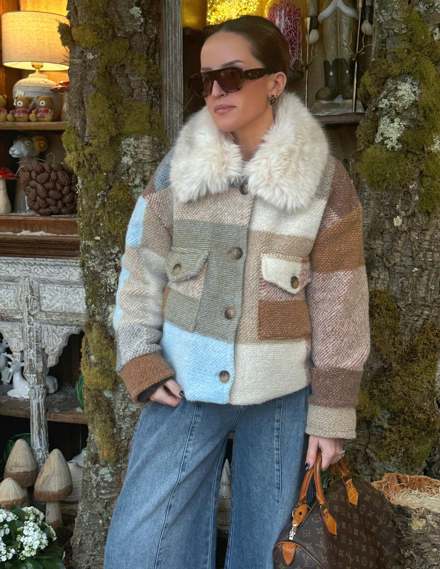 100% wool jacket with fur collar