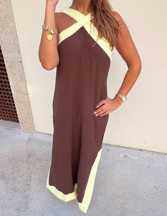 Vestido castanho e lima