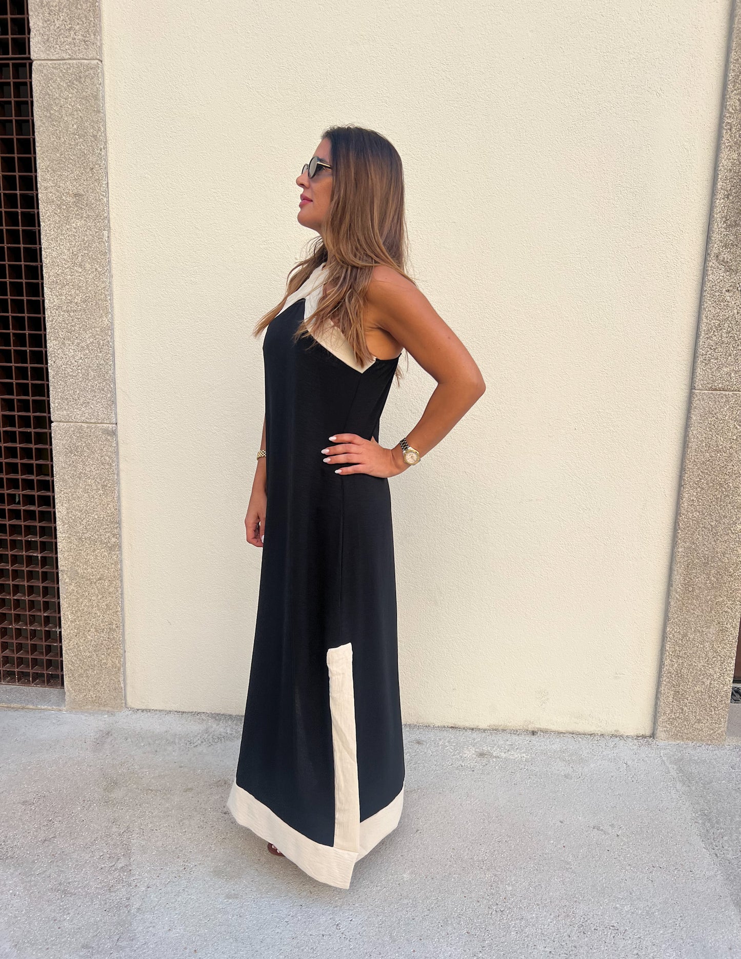 Vestido preto e bege