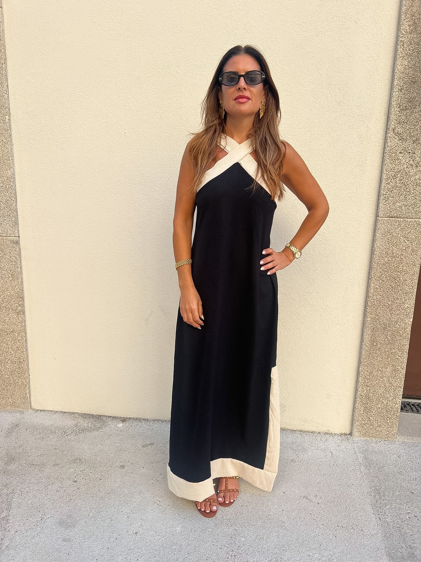 Vestido preto e bege