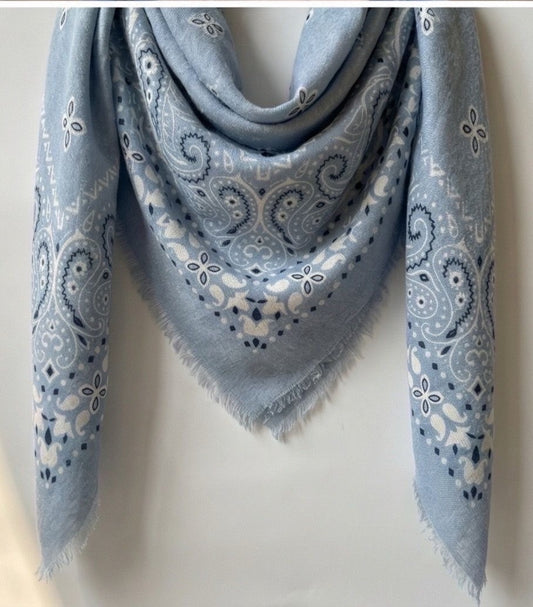 Echarpe bandana azul claro