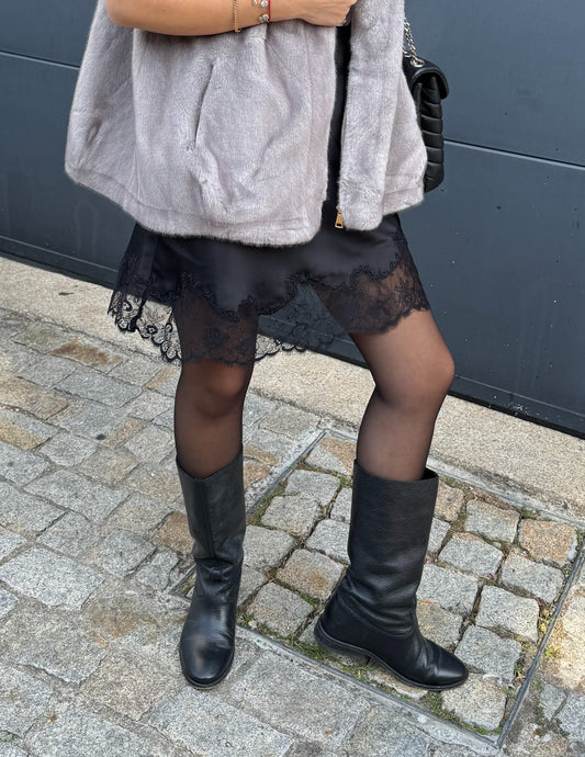 Satin skirt with lace