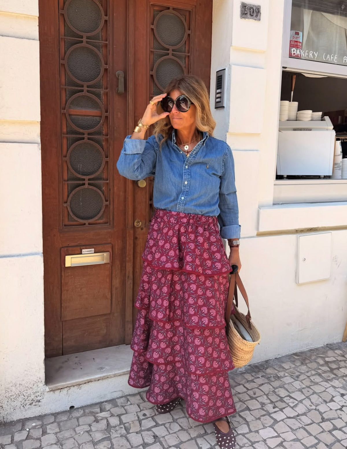 Saia folhos com flores  burgundy