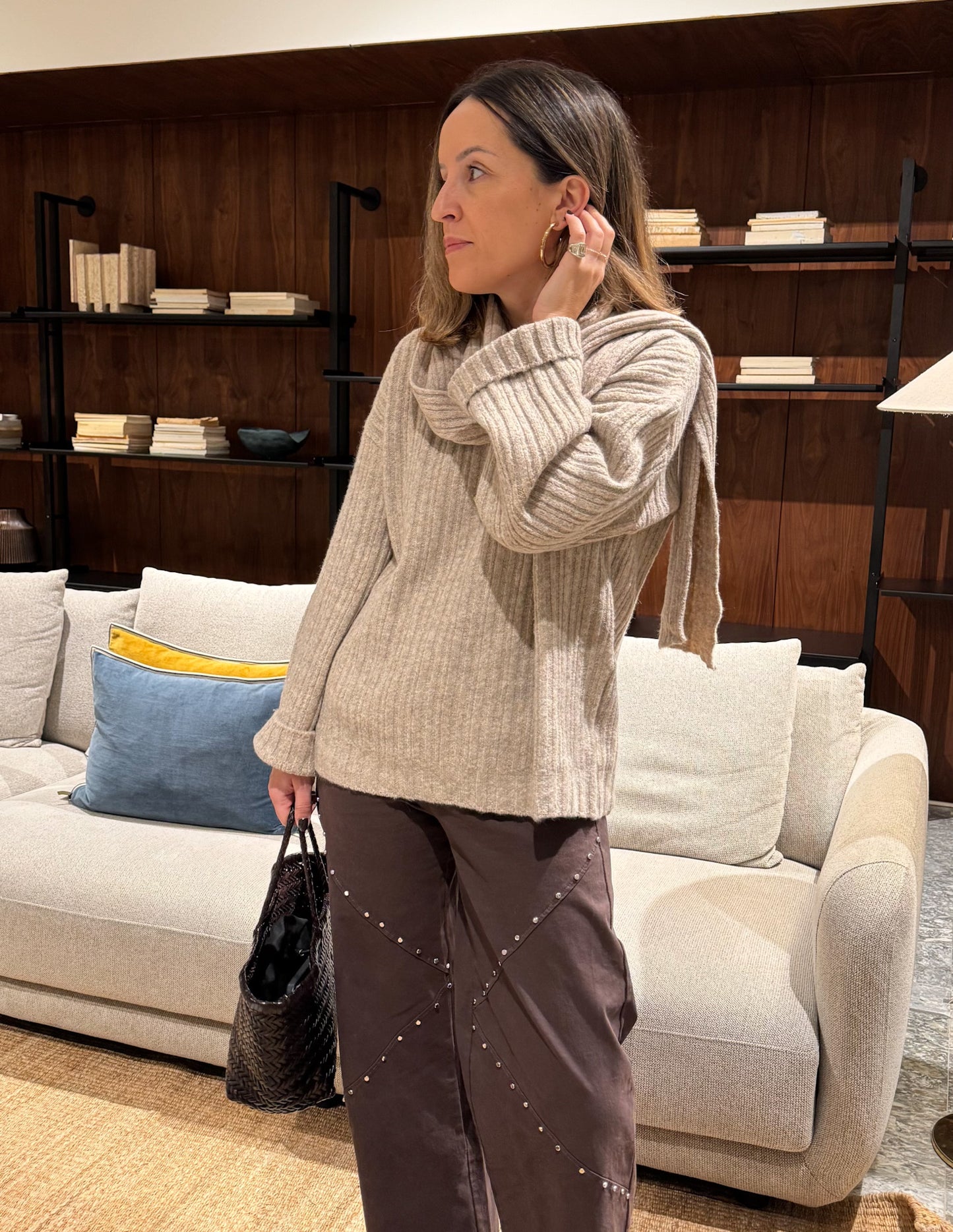 Knitted sweater with scarf in beige